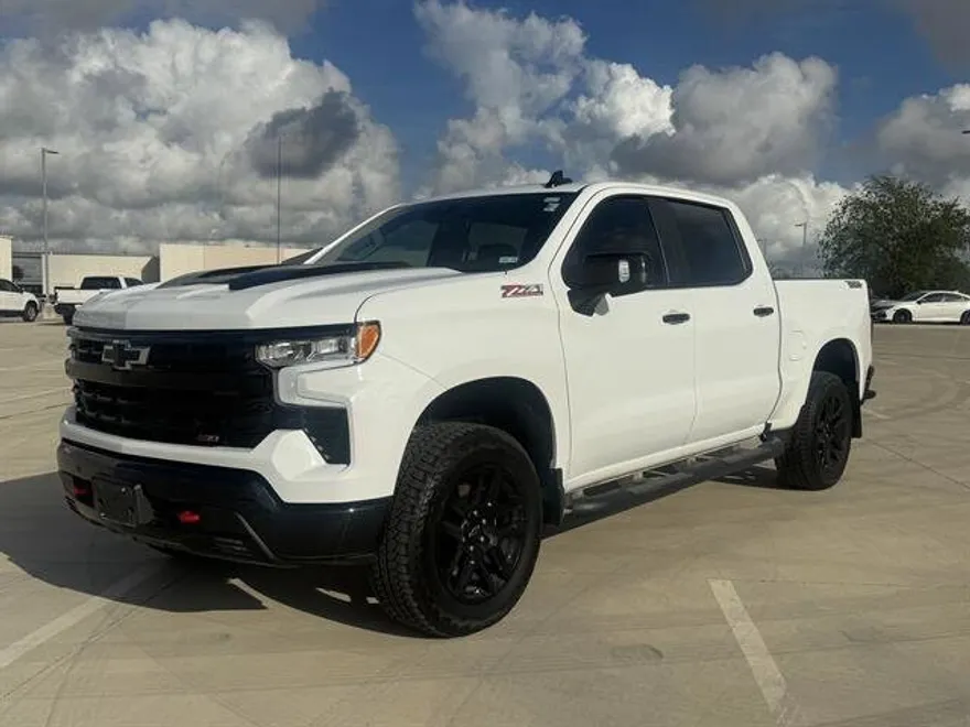 2024 Chevrolet Silverado 1500 LT Trail Boss photo 1
