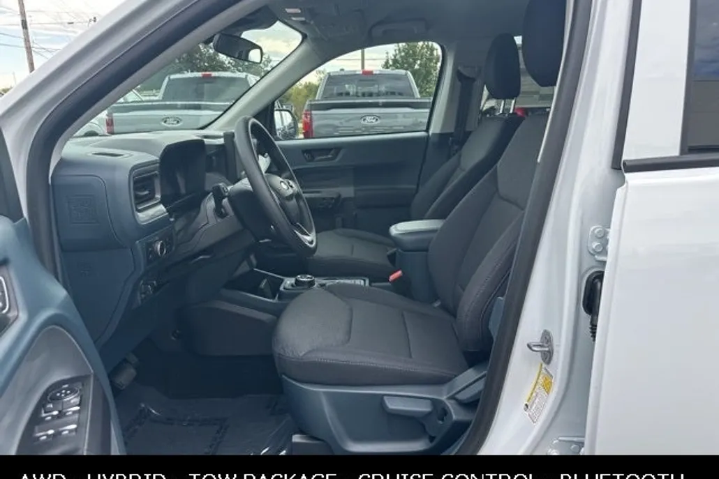 2025 Ford Maverick XL photo 1