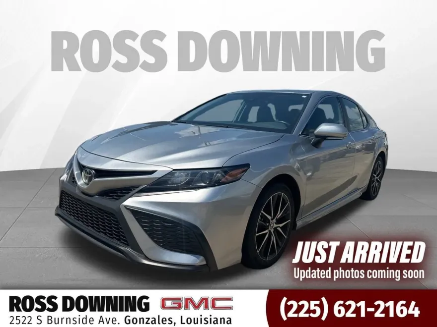 2024 Toyota Camry SE photo 1