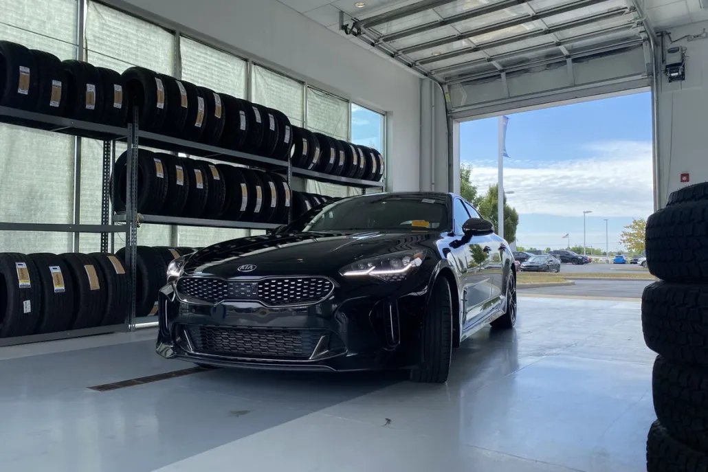 2020 Kia Stinger GT2 photo 1