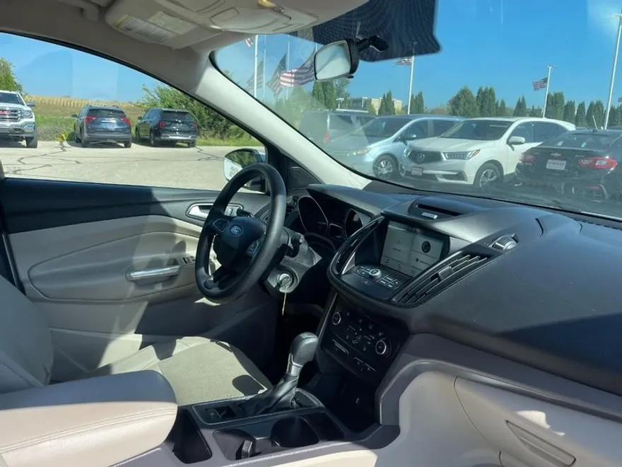 2017 Ford Escape SE photo 1