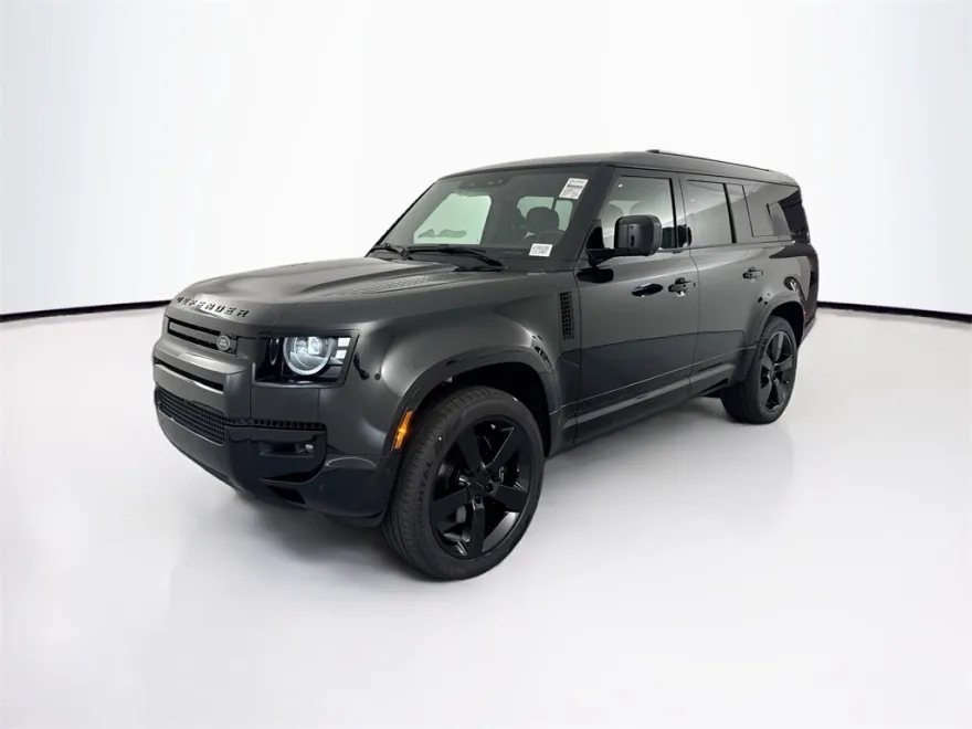 2026 Land Rover Defender V8 photo 1