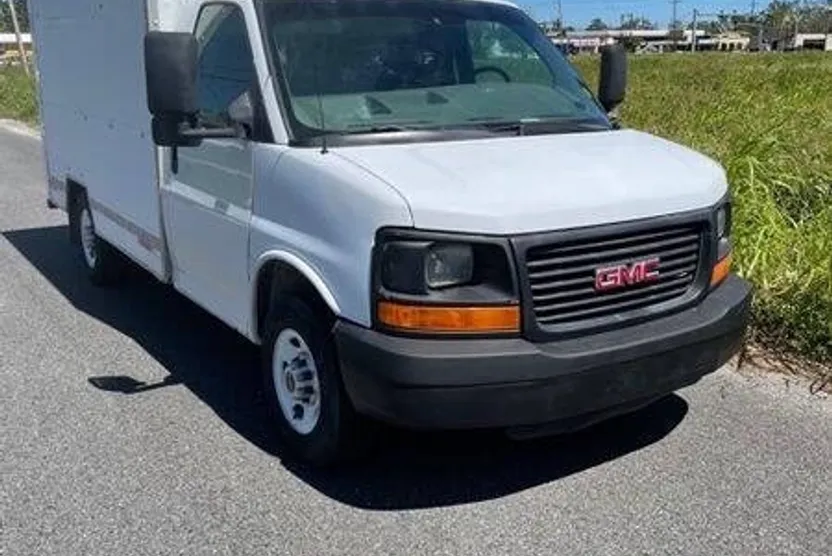 2008 Gmc Savana 3500 Cutaway photo 1