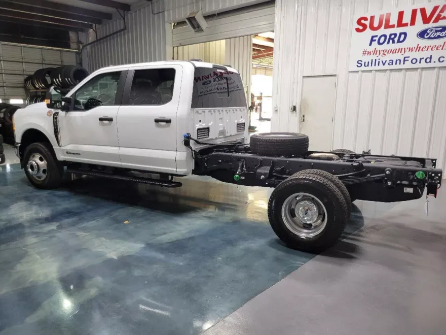 2026 Ford F-350 XL photo 1