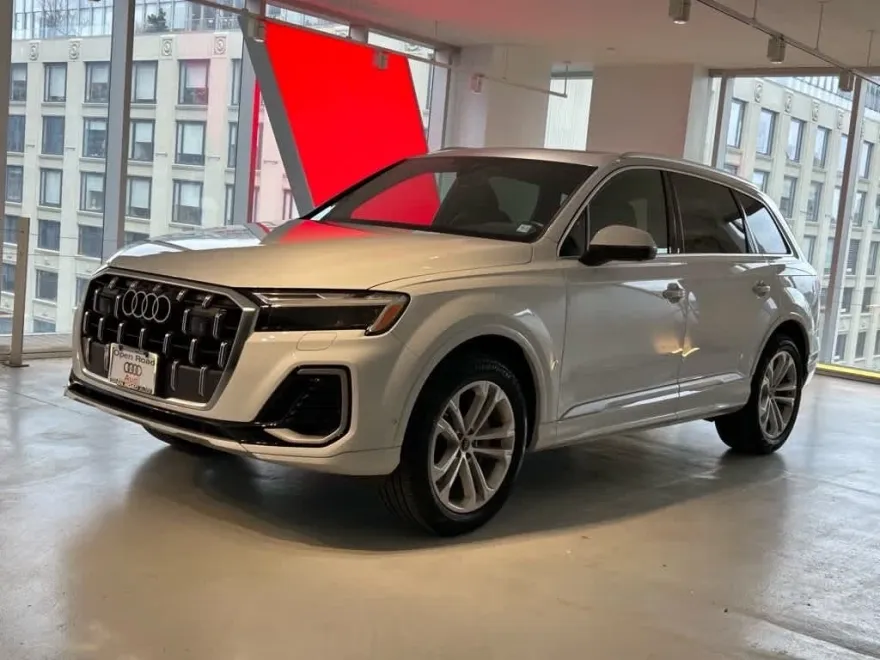 2025 Audi Q7 Premium 45 photo 1
