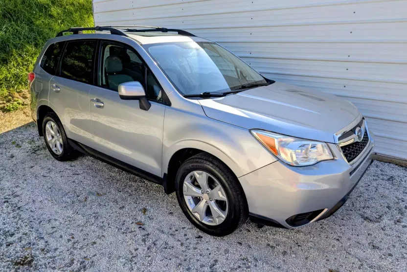 2014 Subaru Forester 2.5i photo 1