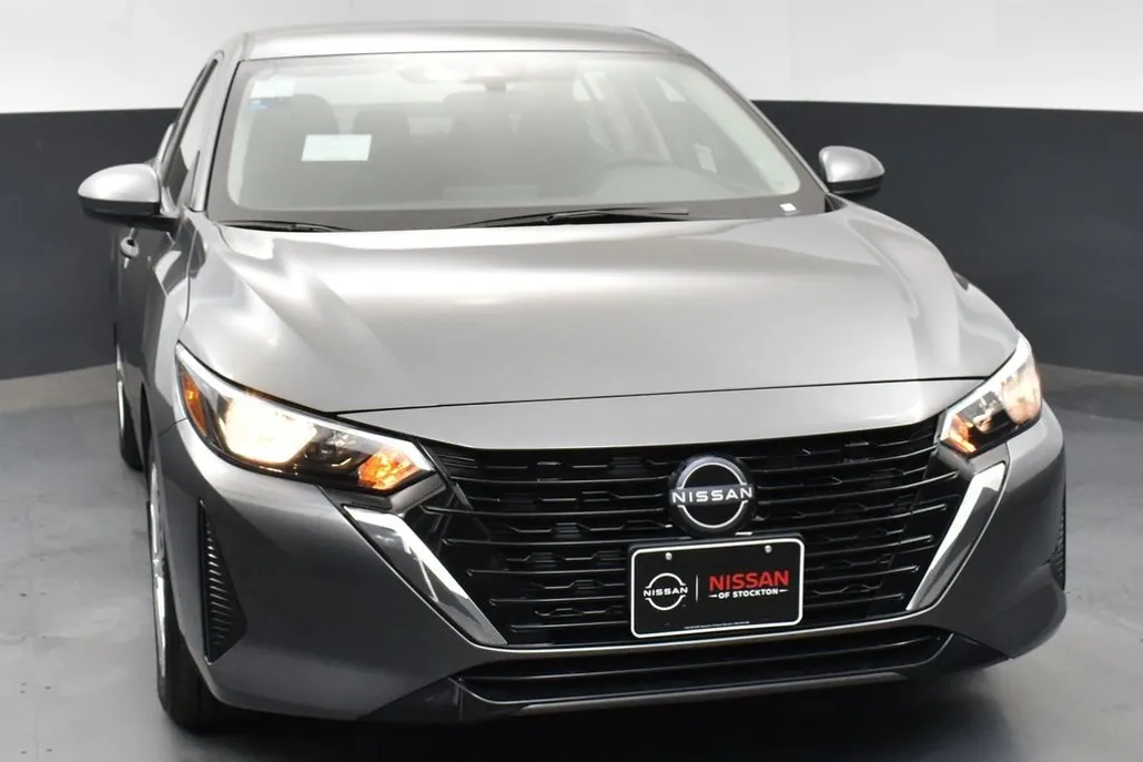 2025 Nissan Sentra S photo 1