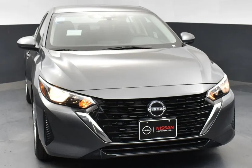 2025 Nissan Sentra S photo 1