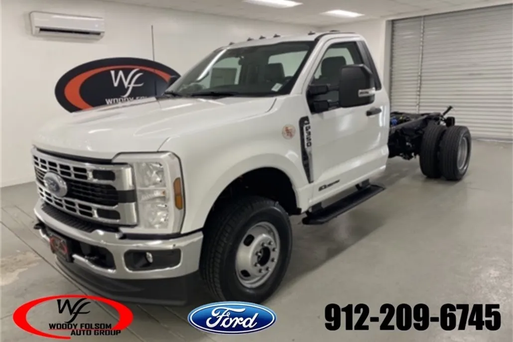 2025 Ford F-350 photo 1