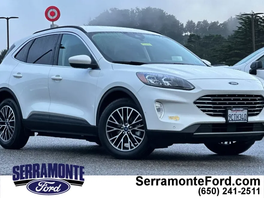 2022 Ford Escape Titanium photo 1