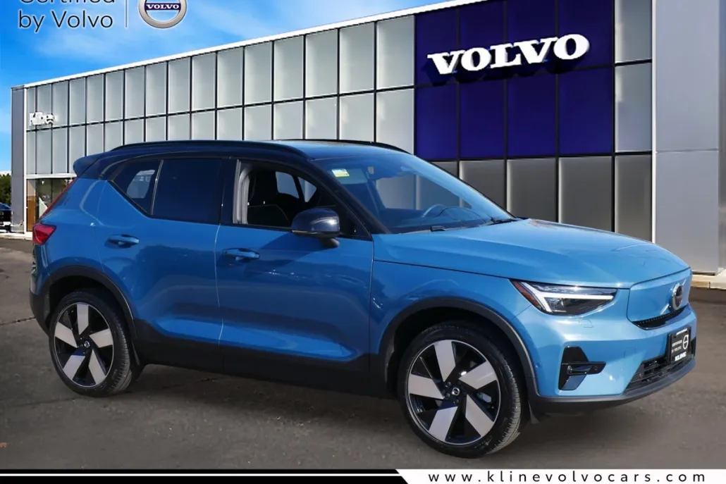 2023 Volvo XC40 Recharge Twin Ultimate photo 1