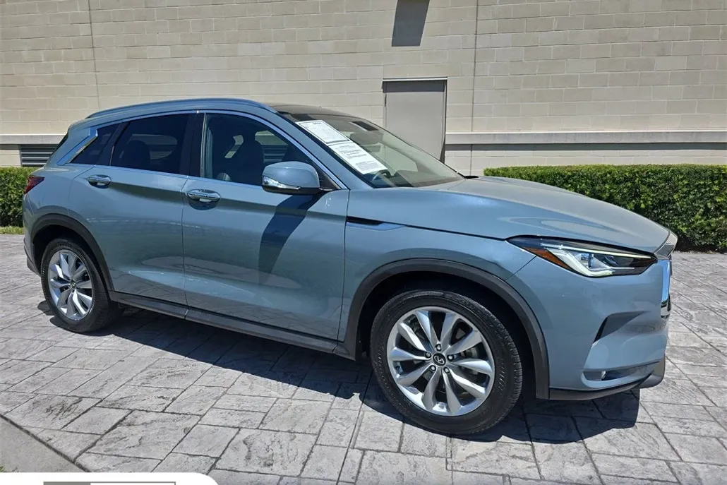 2022 Infiniti QX50 Luxe photo 1