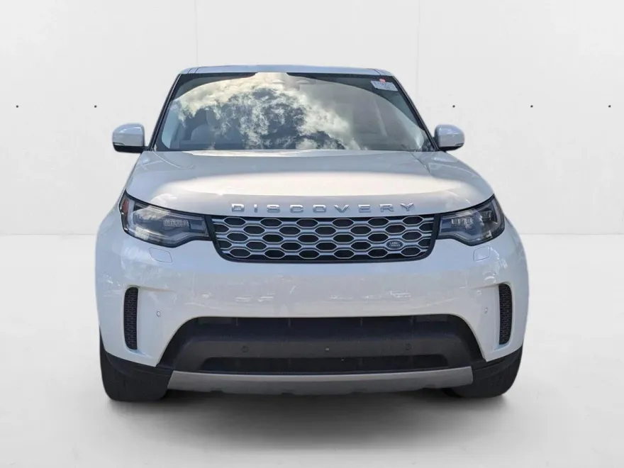 2023 Land Rover Discovery P300 S photo 1