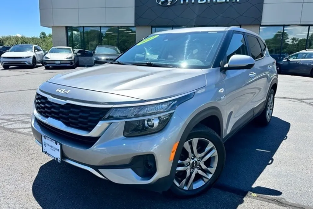 2022 Kia Seltos LX photo 1