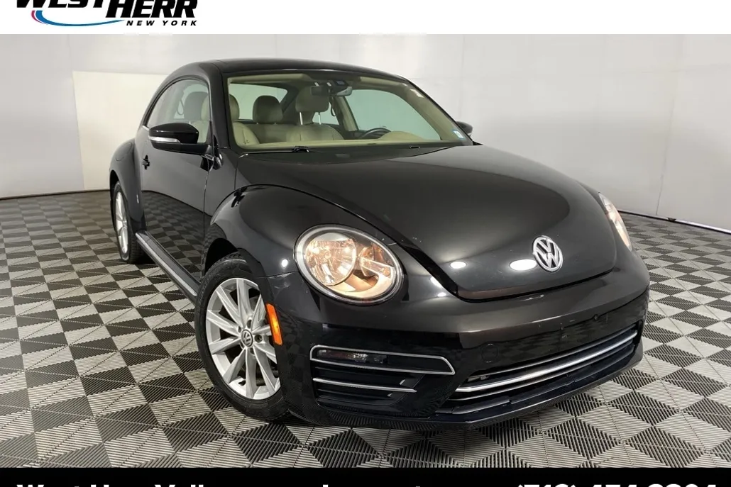 2019 Volkswagen Beetle SE photo 1