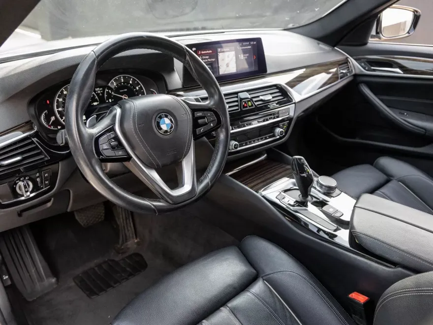 2019 Bmw 530i Sedan photo 1