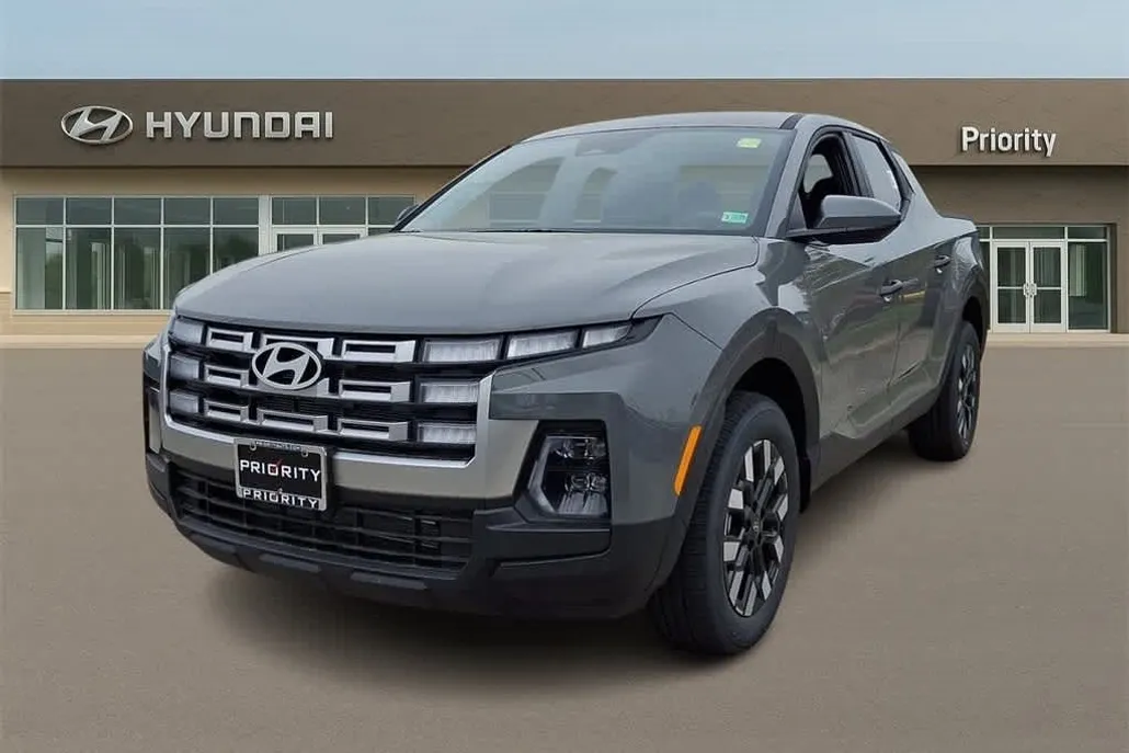 2025 Hyundai Santa Cruz SE photo 1
