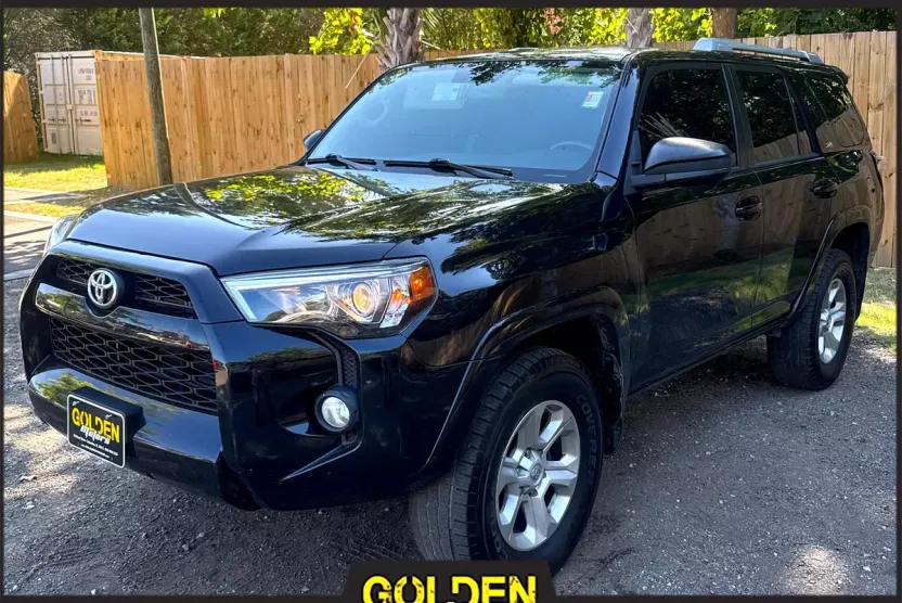 2018 Toyota 4Runner SR5 photo 1