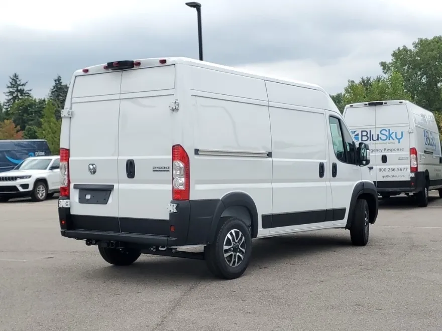 2024 Ram ProMaster 2500 photo 2