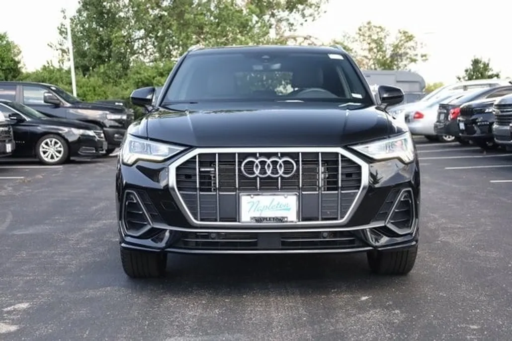 2025 Audi Q3 45 TFSI S line Premium photo 1