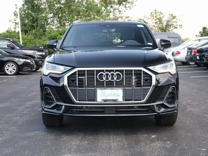 2025 Audi Q3 45 TFSI S line Premium photo 1