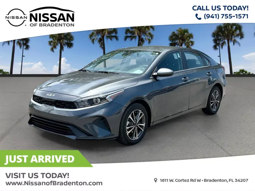 2024 Kia Forte LXS photo 1