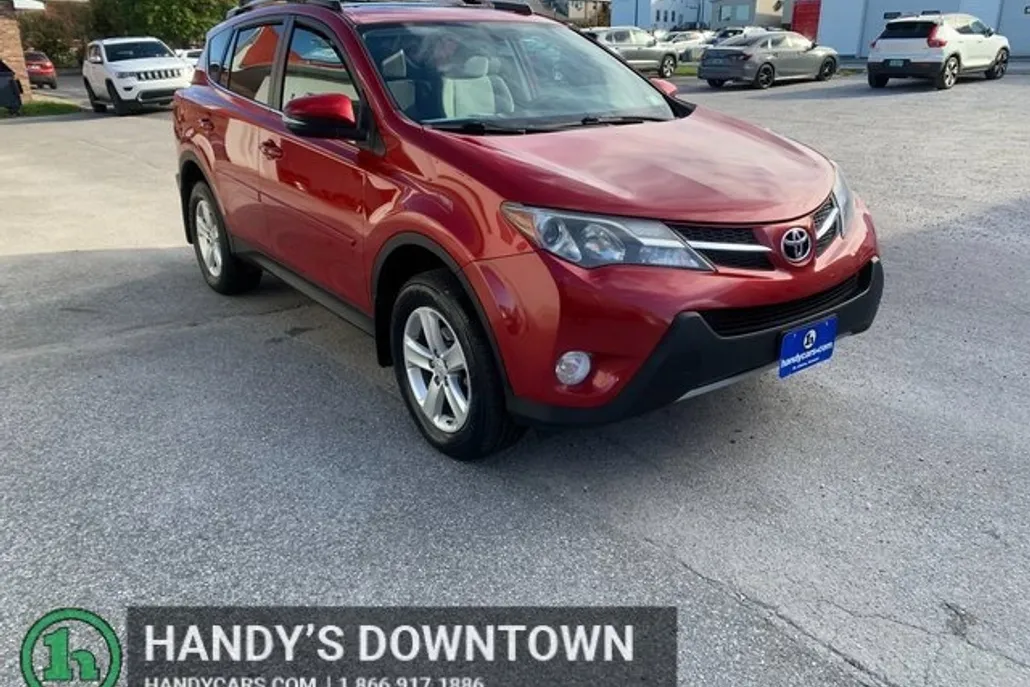 2014 Toyota RAV4 XLE photo 1