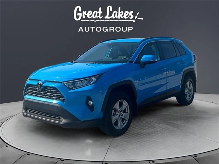 2021 Toyota RAV4 XLE photo 1