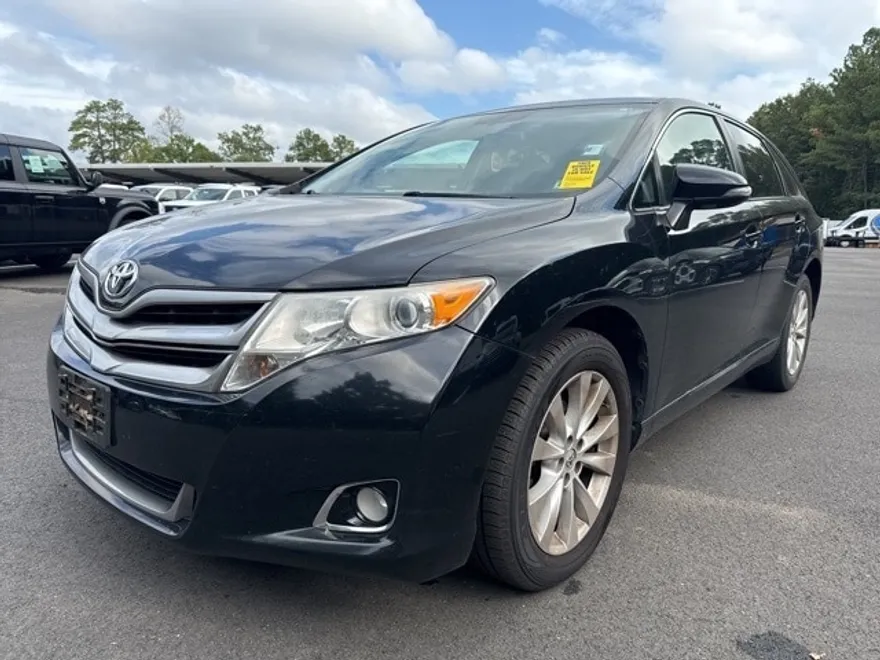 2014 Toyota Venza LE photo 1