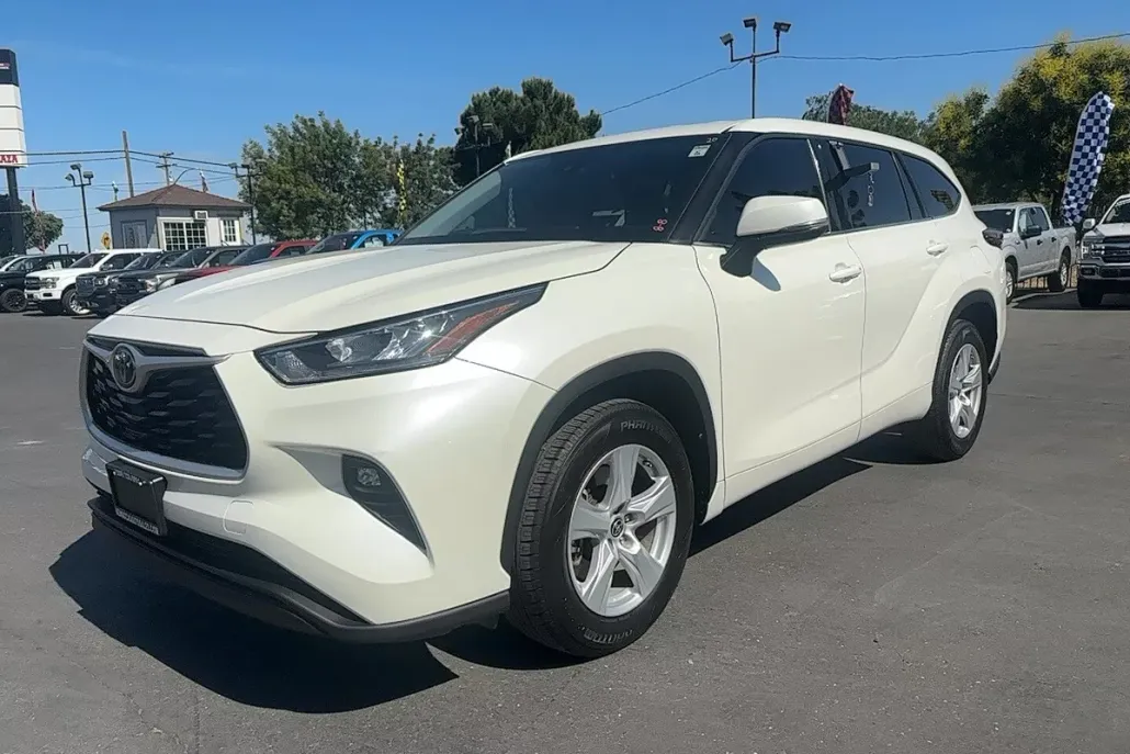 2020 Toyota Highlander L photo 1