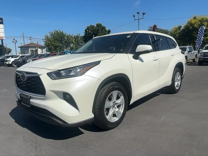 2020 Toyota Highlander L photo 1