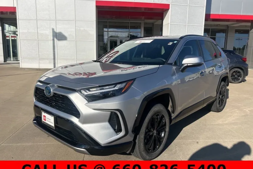 2023 Toyota RAV4 Hybrid SE photo 1