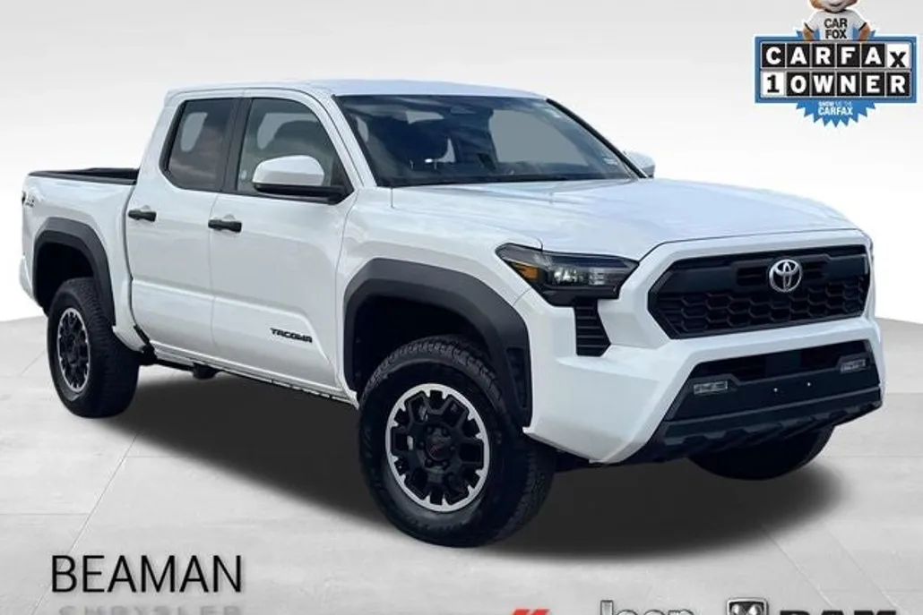 2024 Toyota Tacoma TRD Sport photo 1