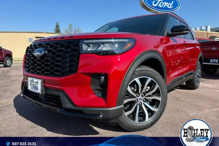 2025 Ford Explorer ST-Line photo 1
