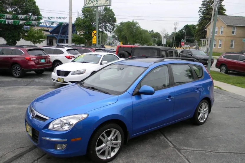 2011 Hyundai Elantra Touring GLS photo 1