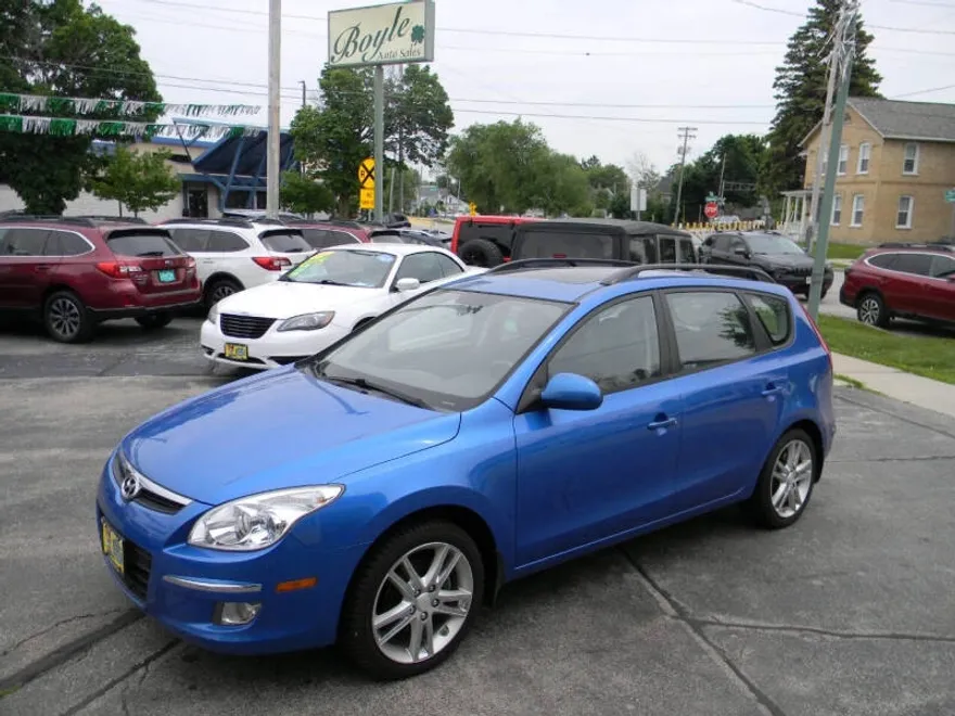 2011 Hyundai Elantra Touring GLS photo 1