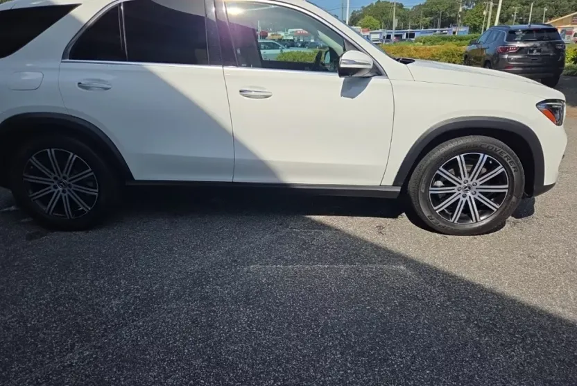 2024 Mercedes Benz GLE 450 4MATIC photo 1