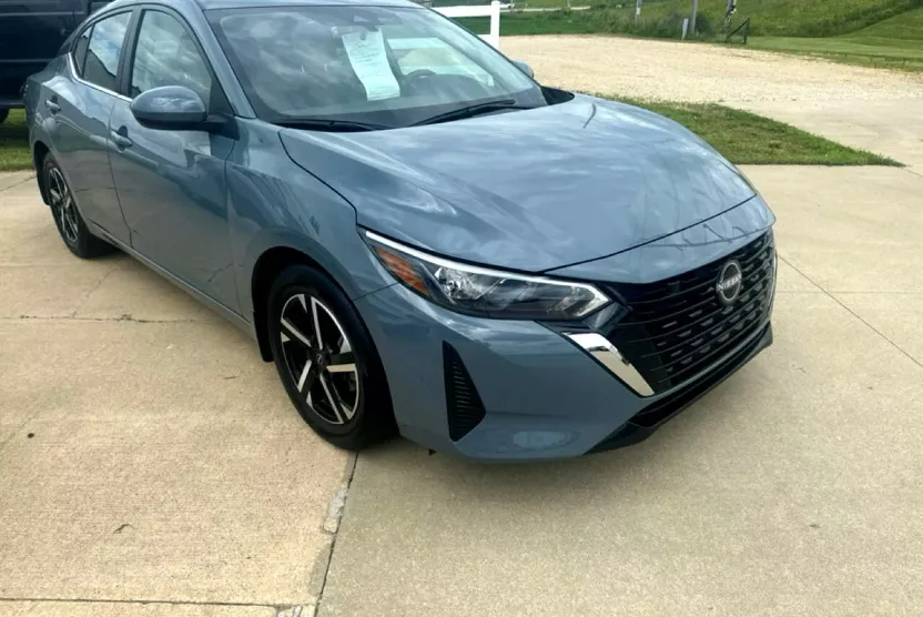 2024 Nissan Sentra SV photo 1