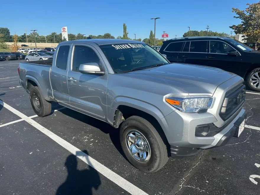 2022 Toyota Tacoma SR photo 1