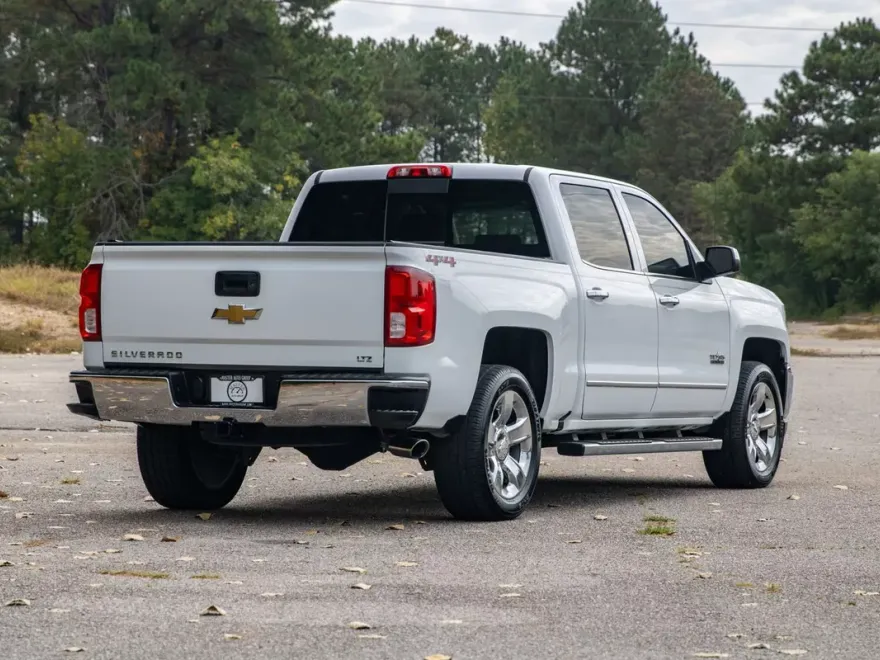 2018 Chevrolet Silverado 1500 LTZ photo 1