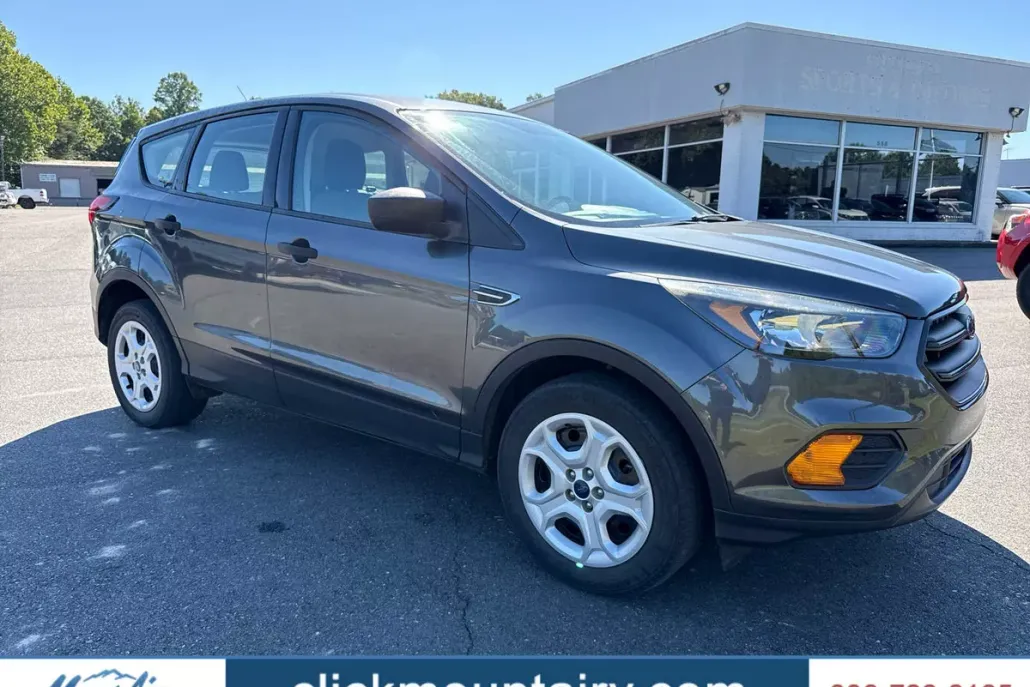 2019 Ford Escape S photo 1