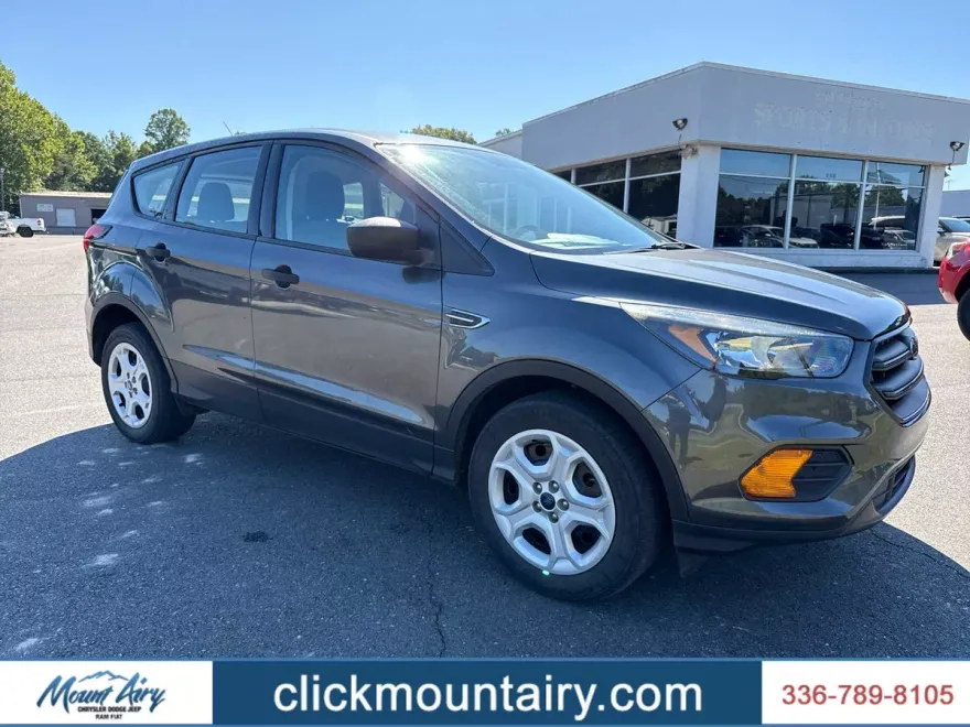 2019 Ford Escape S photo 1