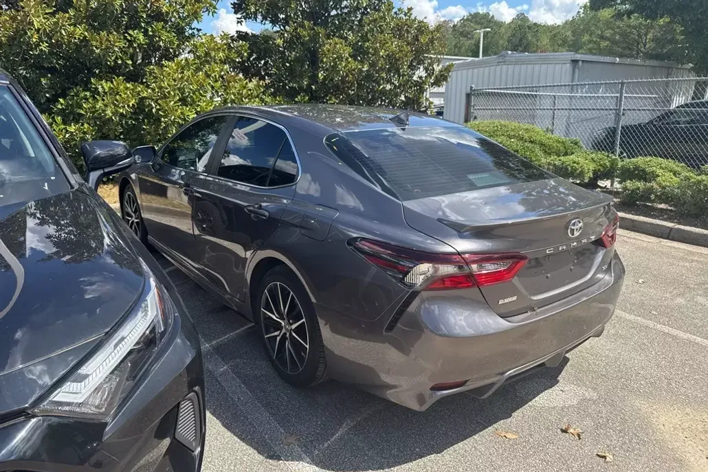 2024 Toyota Camry SE photo 1