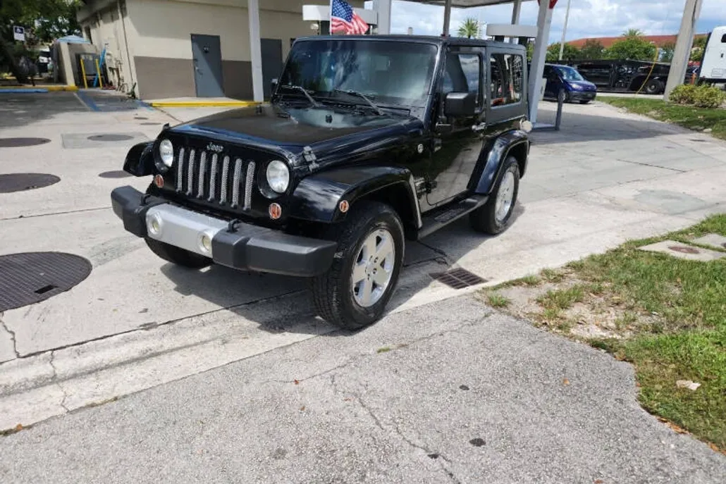 2008 Jeep Wrangler Sahara photo 1