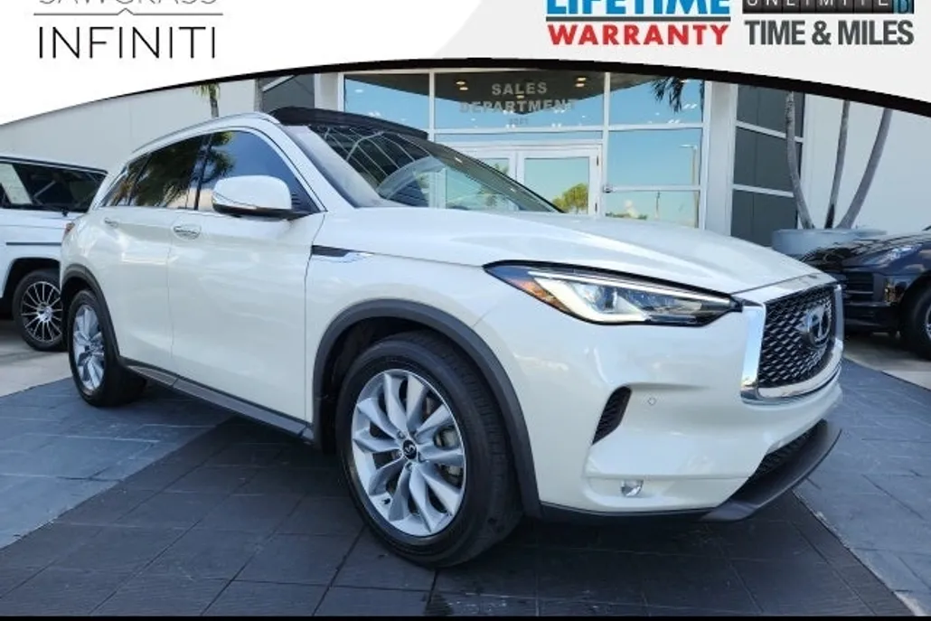 2022 Infiniti QX50 Essential photo 1