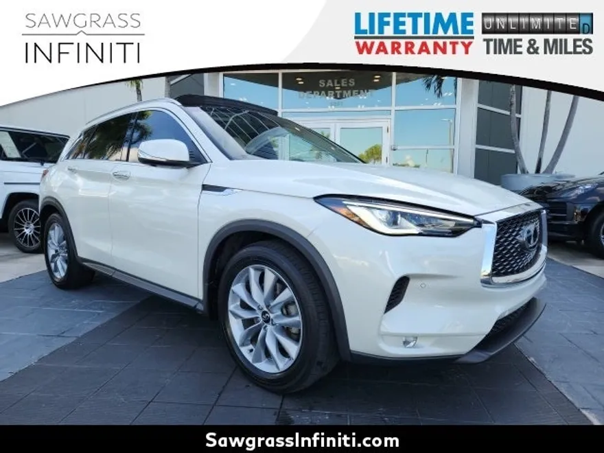 2022 Infiniti QX50 Essential photo 1