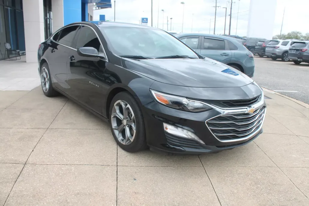 2021 Chevrolet Malibu 1LT photo 1