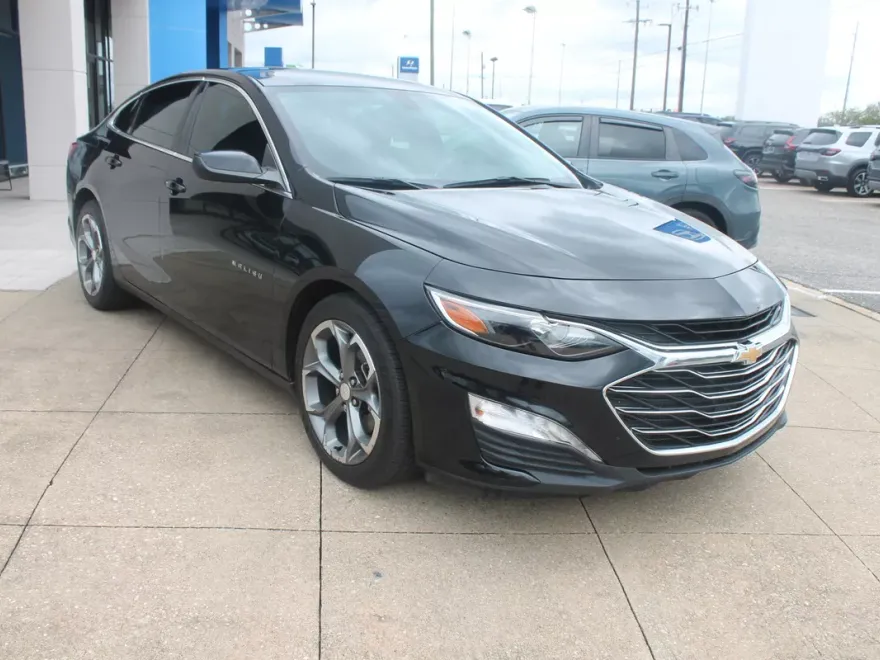 2021 Chevrolet Malibu 1LT photo 1