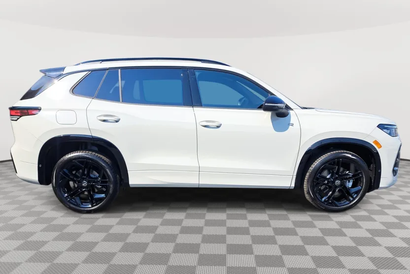 2025 Volkswagen Tiguan SE R-Line Black photo 1
