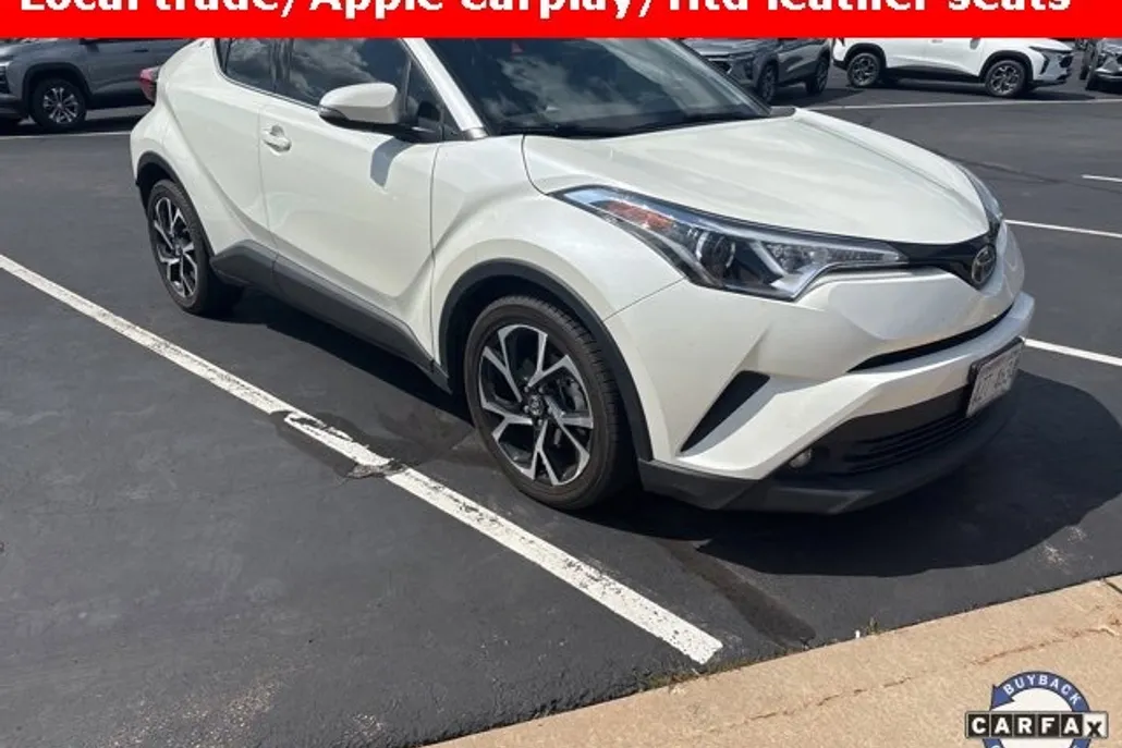 2019 Toyota C-HR XLE photo 1